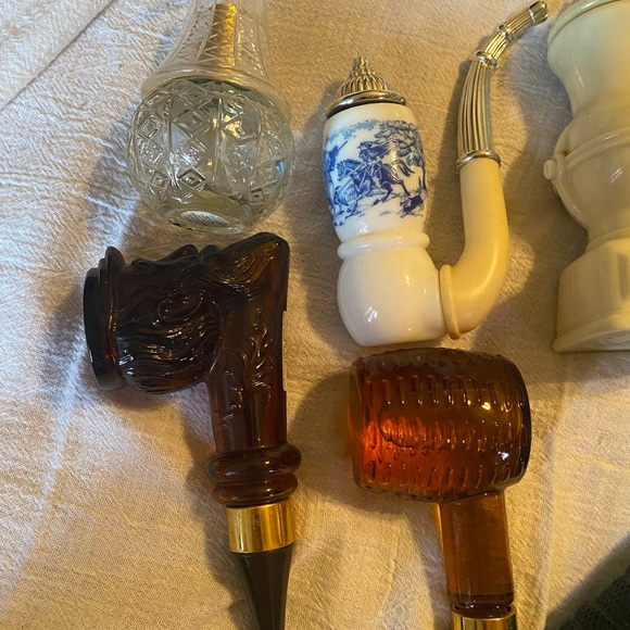 Avon collection - Picture 2 of 3